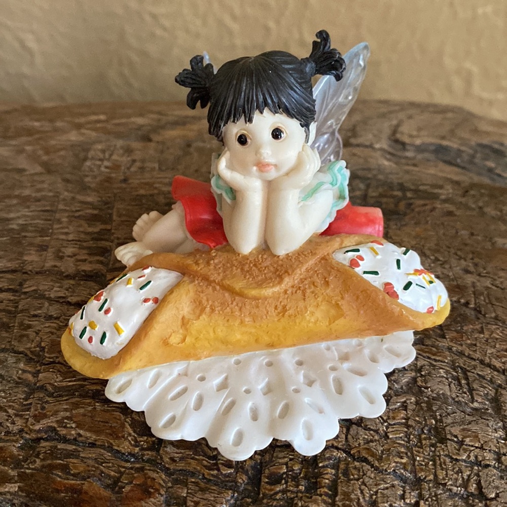 Rare🧚‍♀️My Little Kitchen Fairies🧚‍♀️Cannoli Figurine